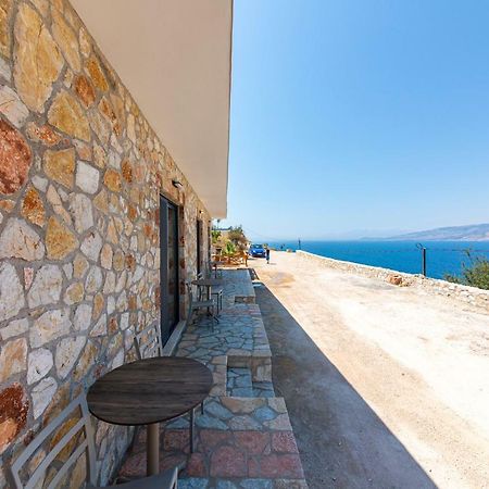 Santa Oliva Suites Ksamil Exteriör bild