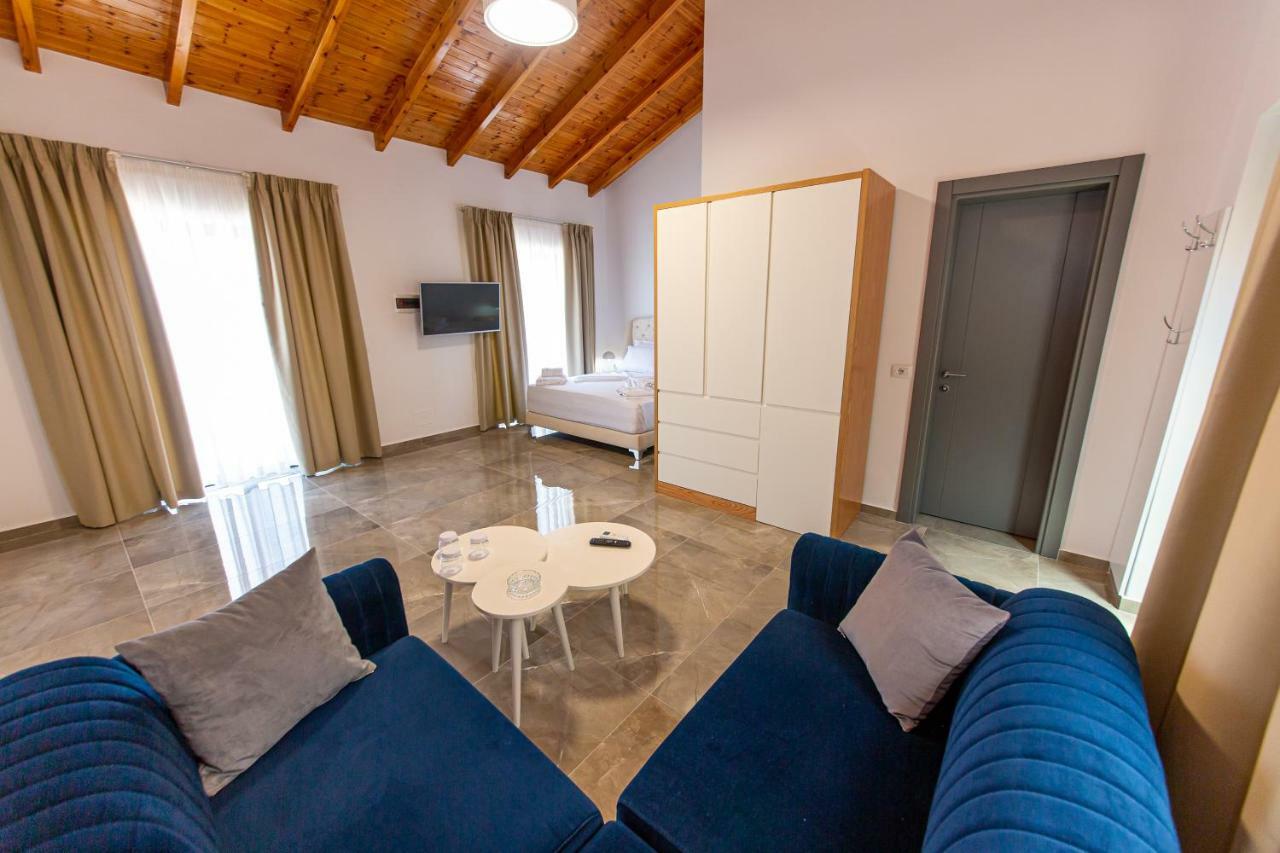 Santa Oliva Suites Ksamil Exteriör bild