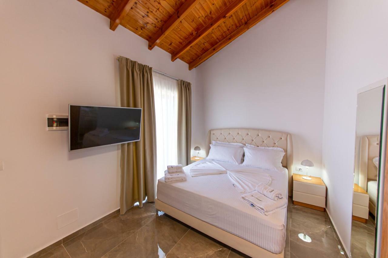 Santa Oliva Suites Ksamil Exteriör bild