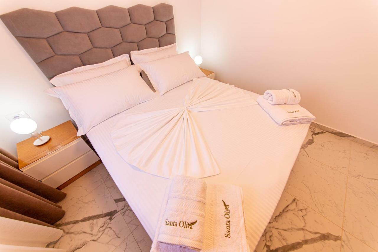 Santa Oliva Suites Ksamil Exteriör bild