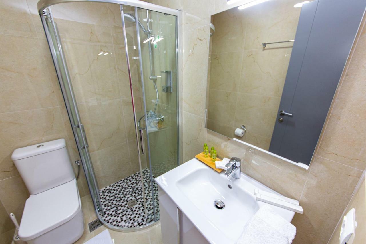 Santa Oliva Suites Ksamil Rum bild