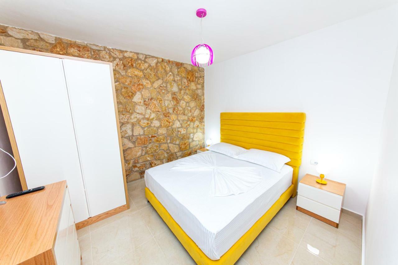 Santa Oliva Suites Ksamil Exteriör bild