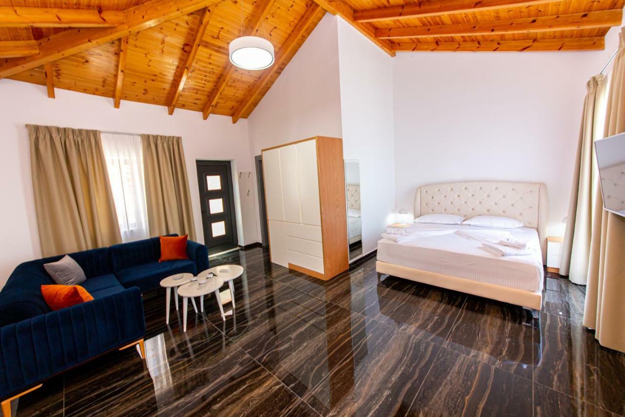 Santa Oliva Suites Ksamil Exteriör bild