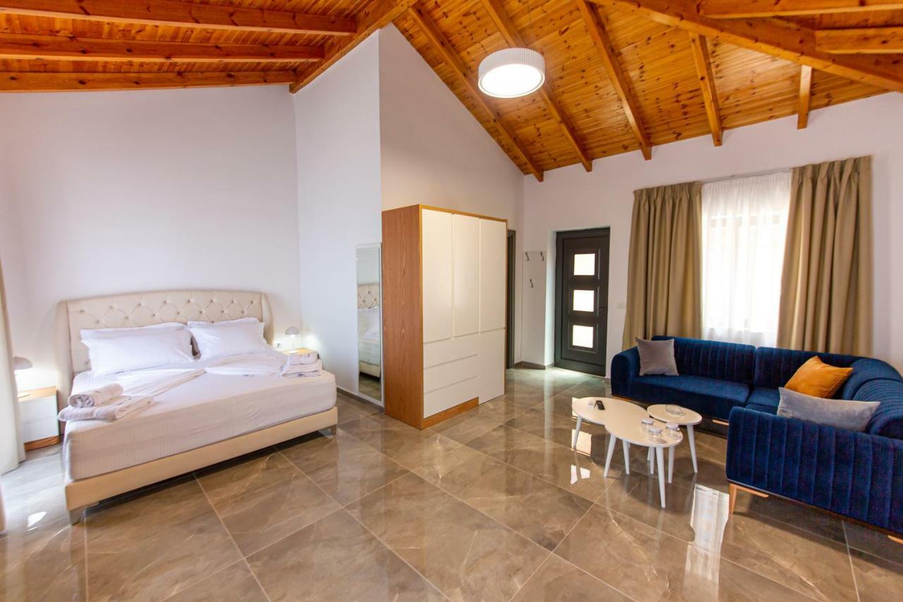 Santa Oliva Suites Ksamil Exteriör bild