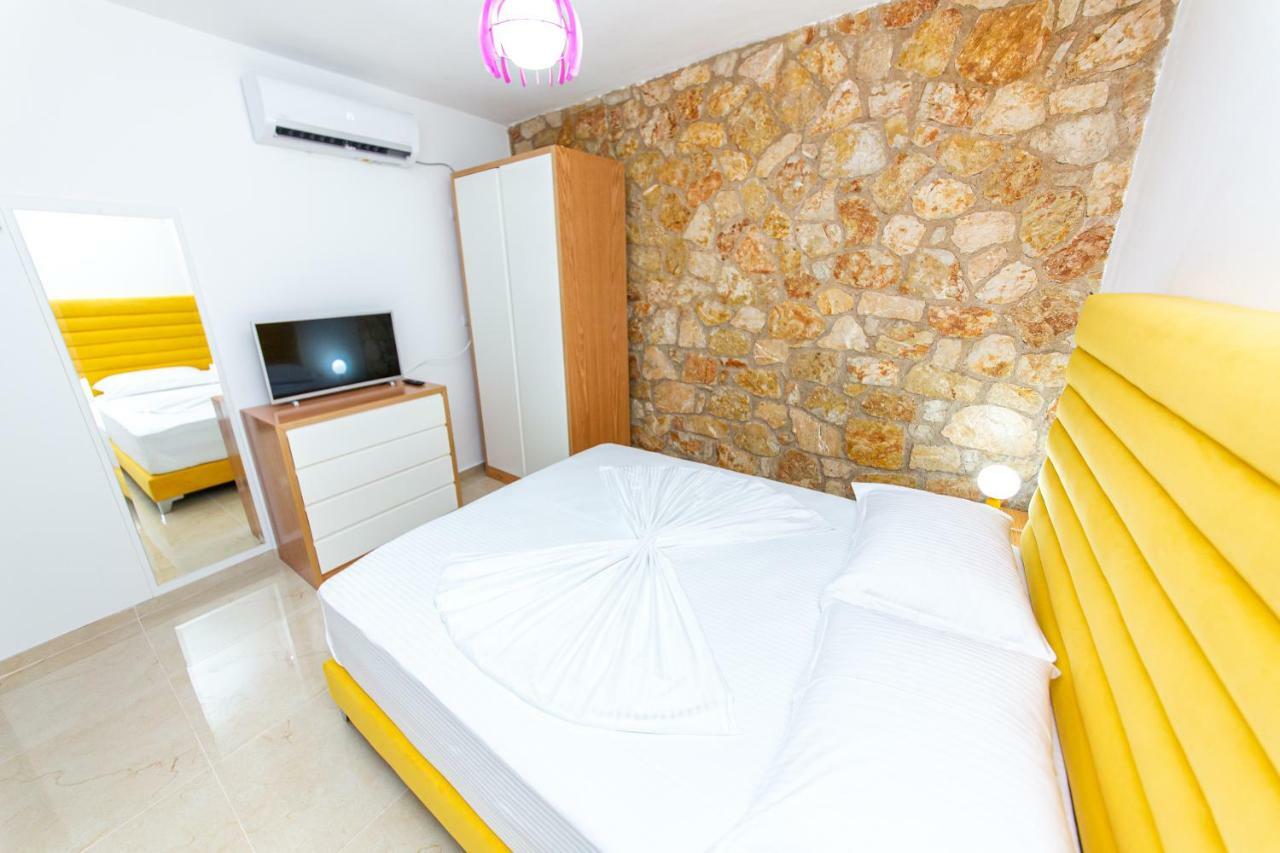 Santa Oliva Suites Ksamil Exteriör bild