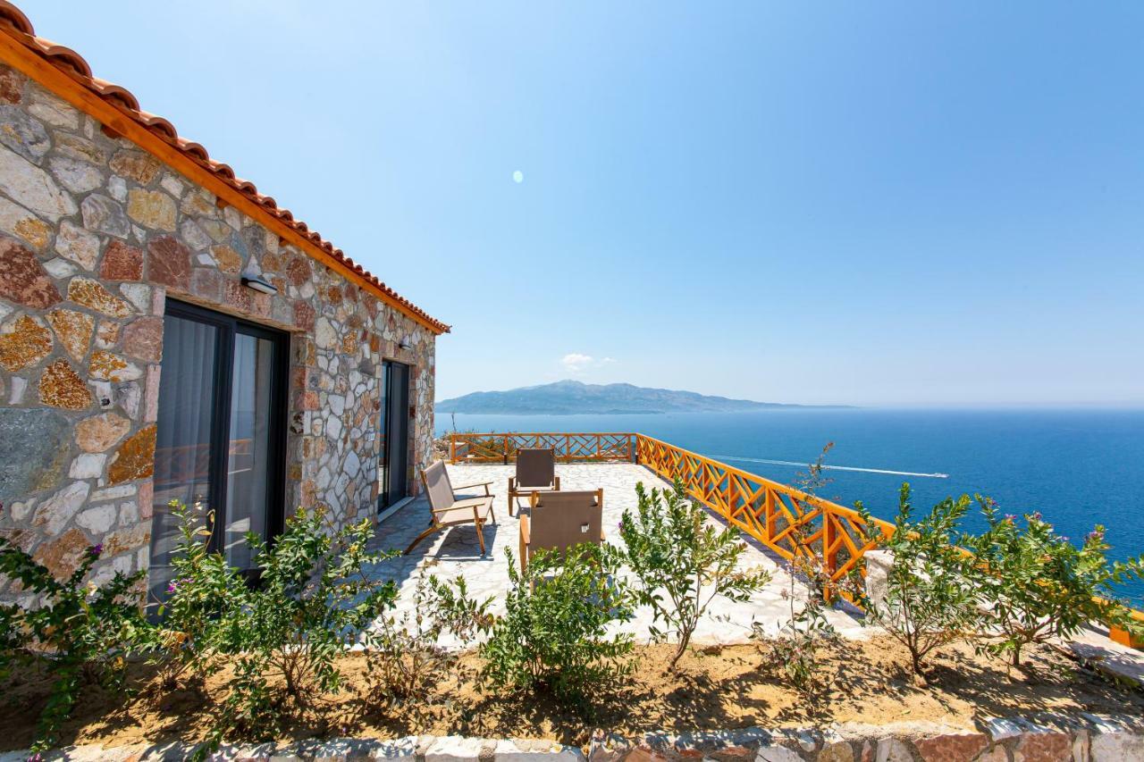 Santa Oliva Suites Ksamil Exteriör bild